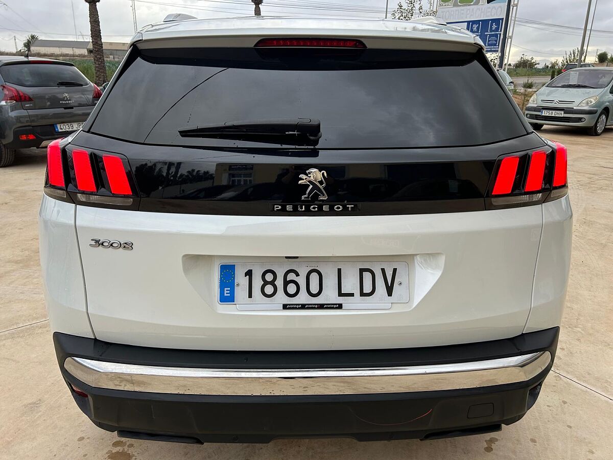 PEUGEOT 3008 ALLURE 1.2 E-THP AUTO SPANISH LHD IN SPAIN 70000 MILES SUPERB 2020